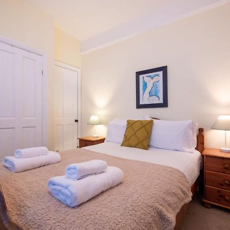 Harbour View, Central Dartmouth Bagian luar foto