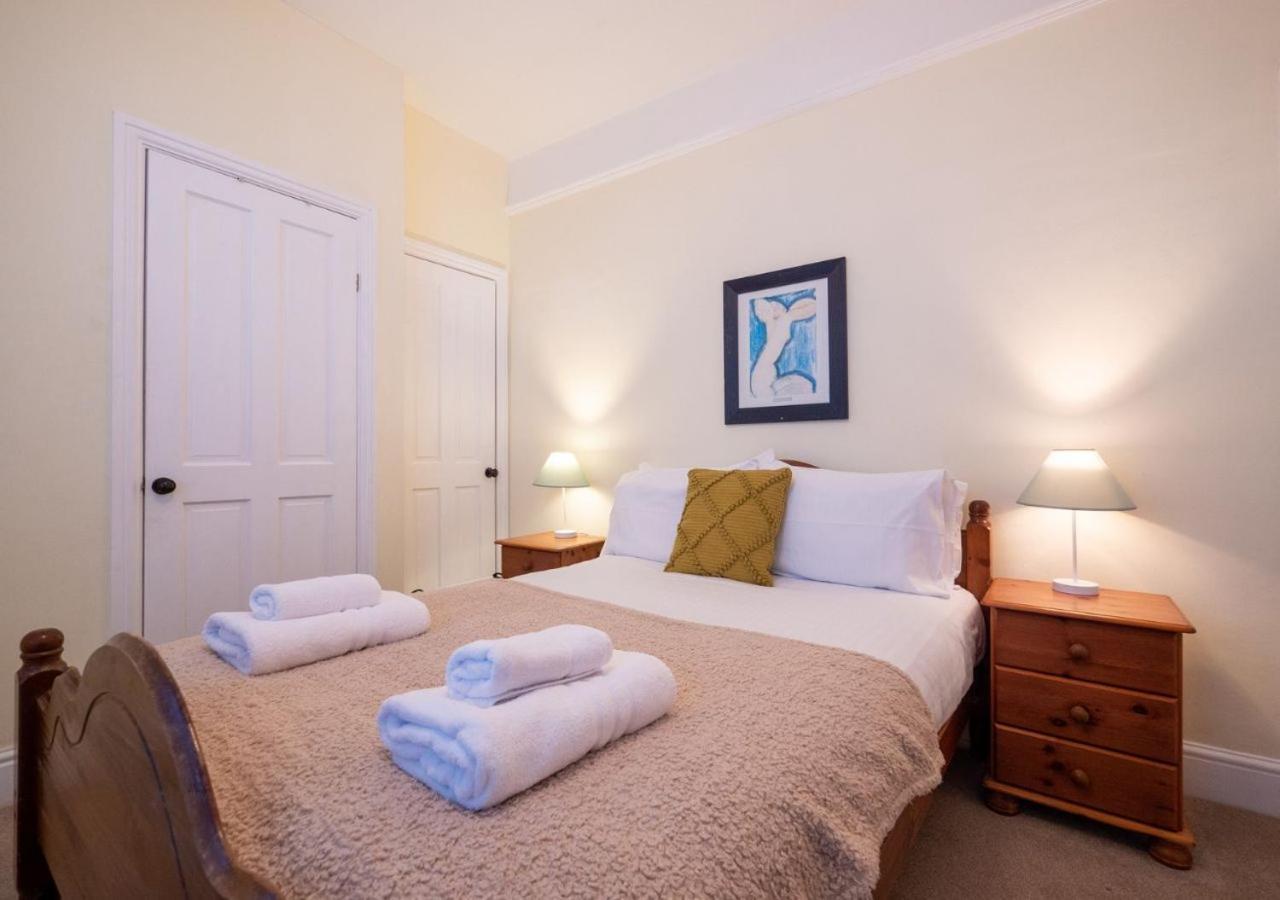 Harbour View, Central Dartmouth Bagian luar foto